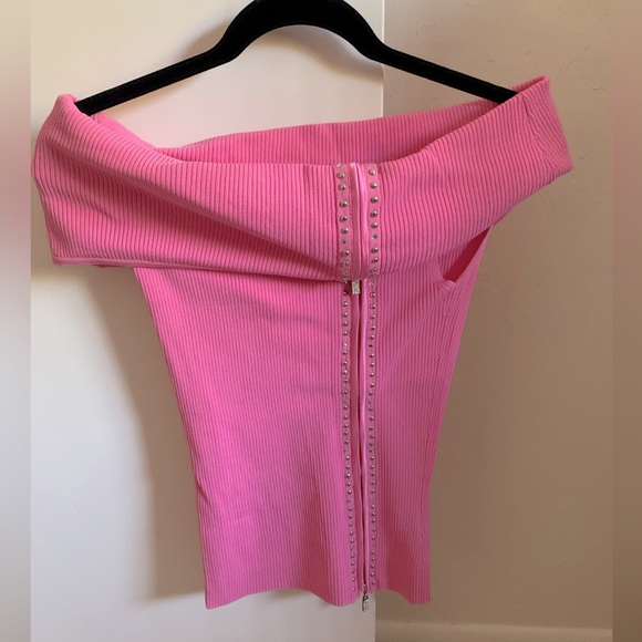 Cache Tops - CACHÉ NWOT! Off Shoulder Top